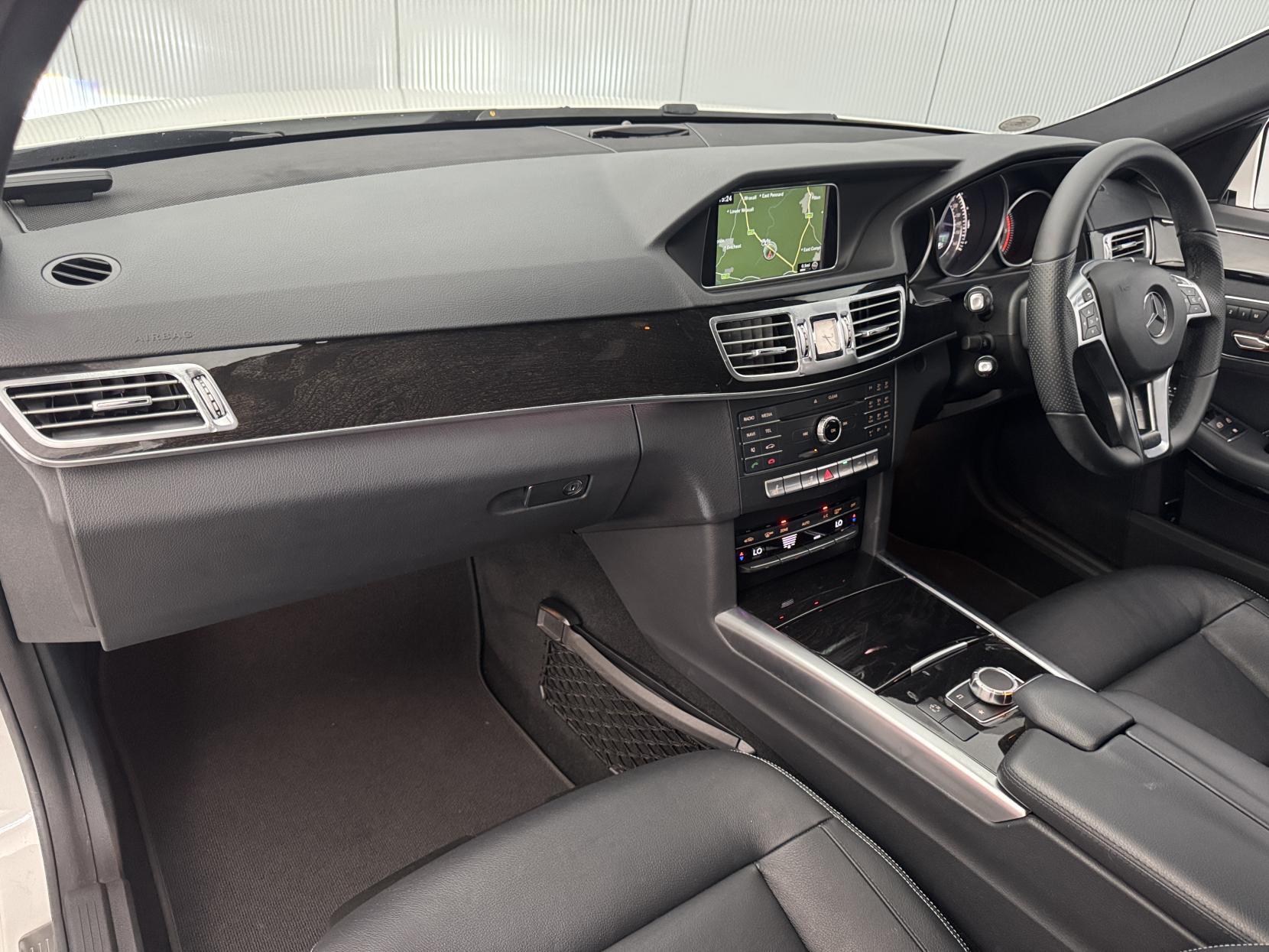 Mercedes-Benz E Class view 57