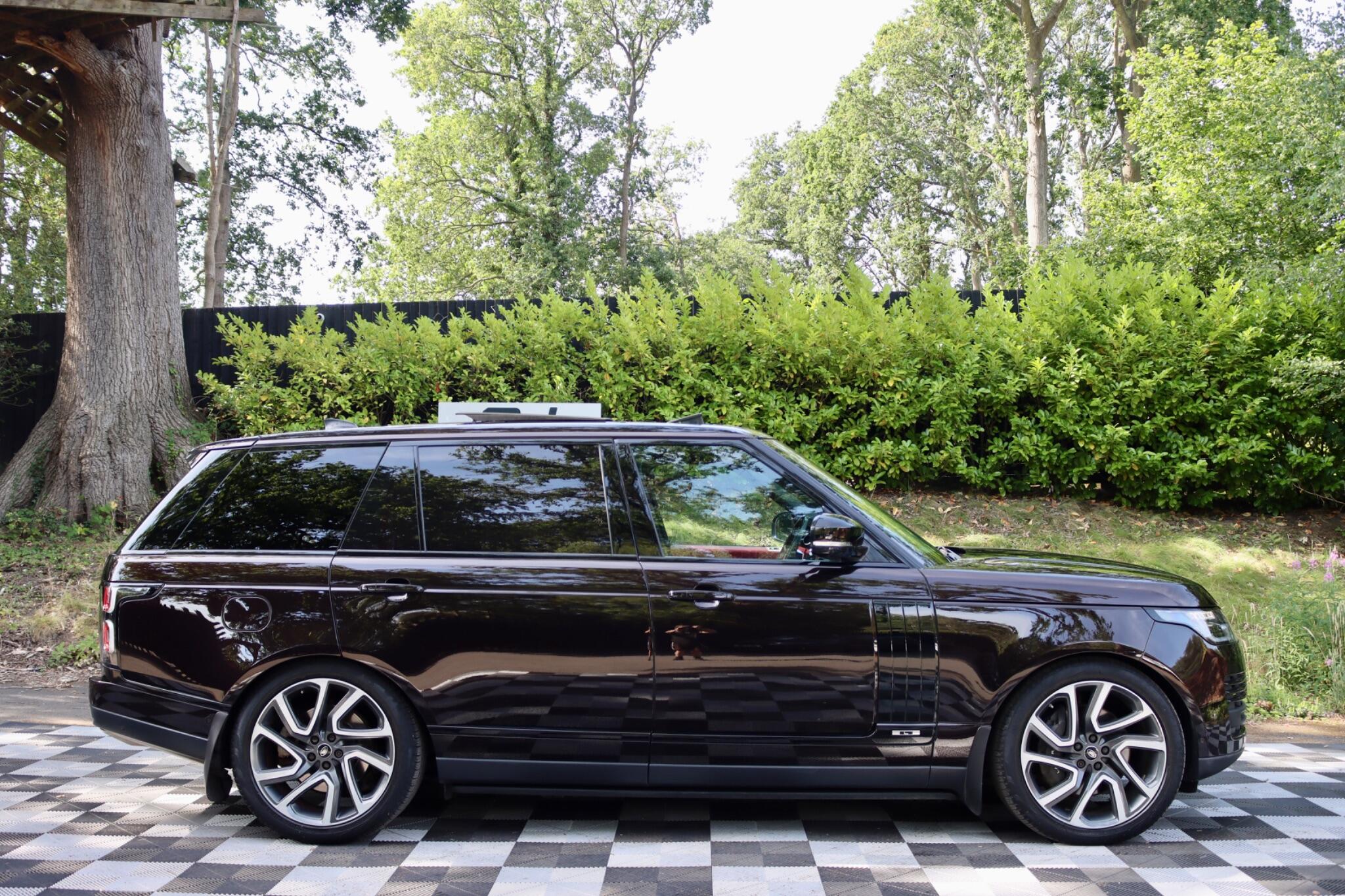 Land Rover Range Rover view 2