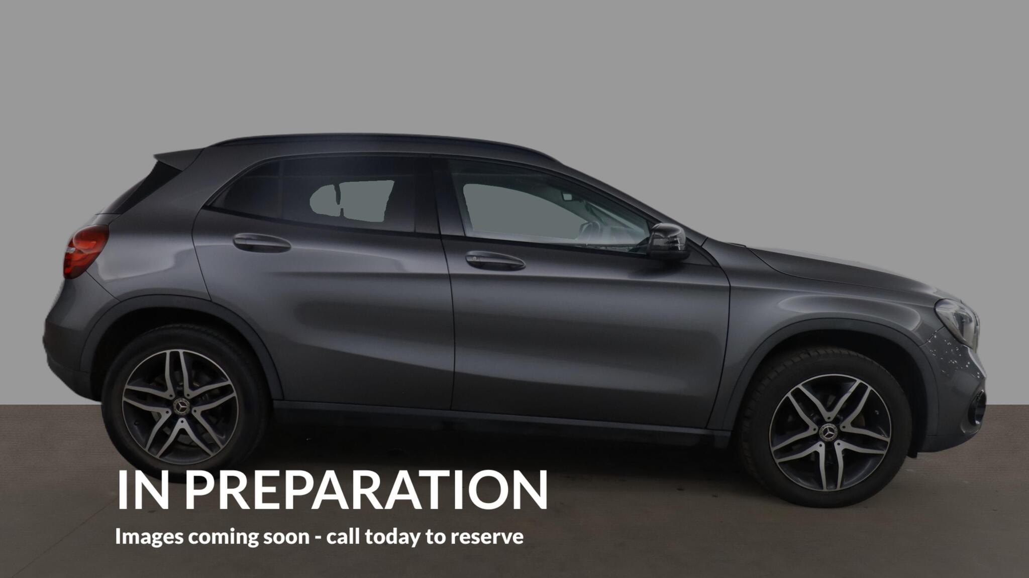 Mercedes-Benz Gla view 5