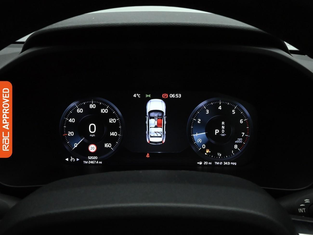 Volvo XC40 view 11