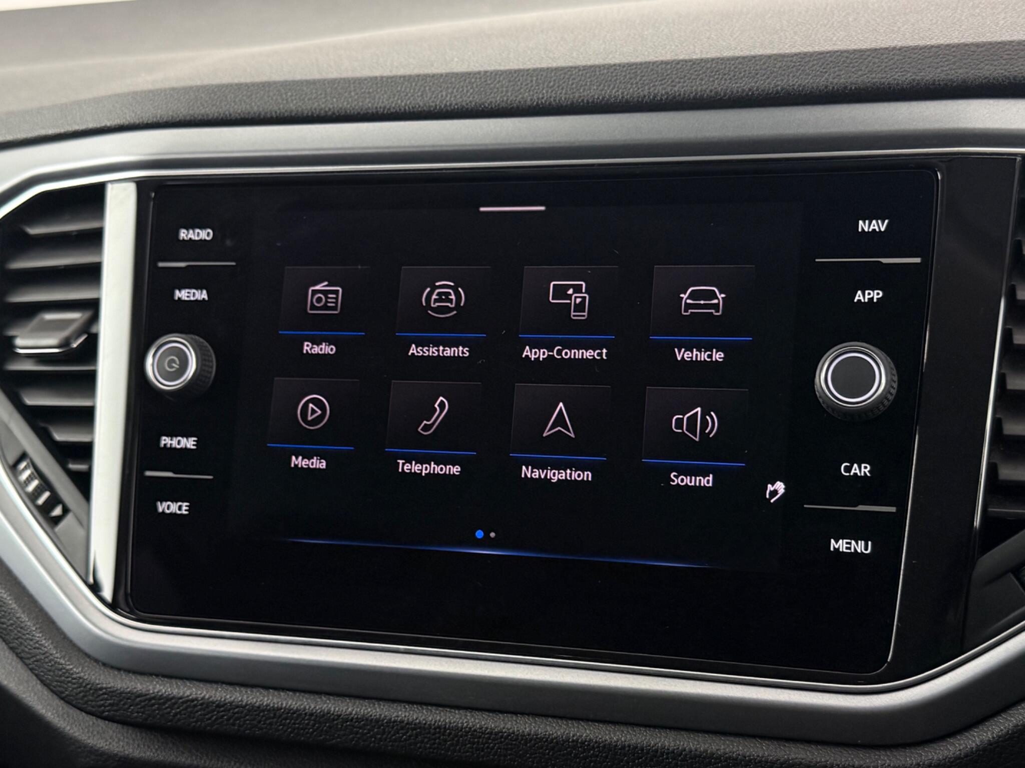 Volkswagen T-Roc view 26