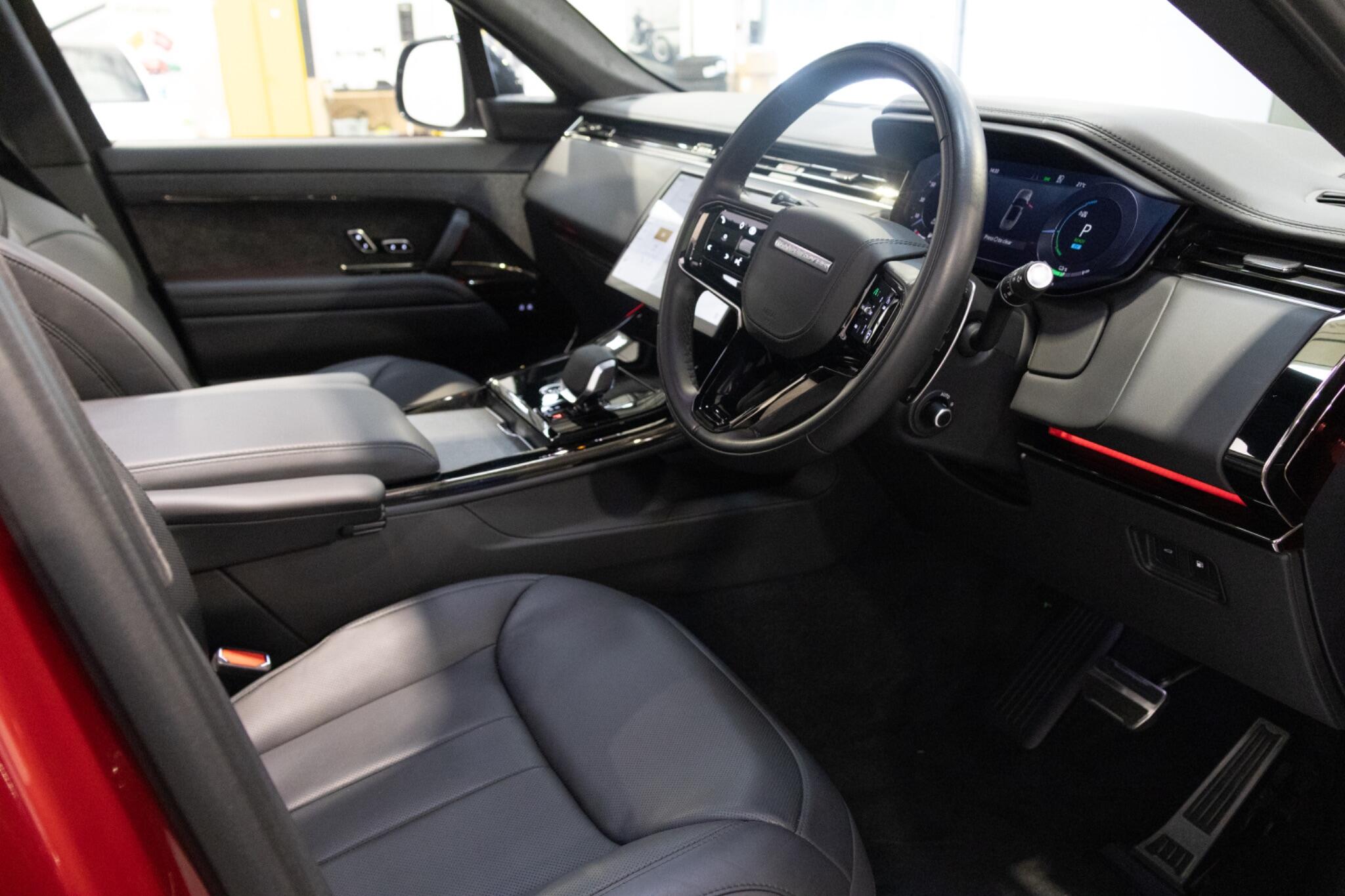 Land Rover Range Rover Sport view 13