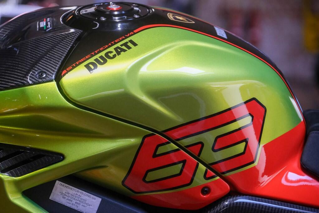 Ducati Streetfighter V4 view 22