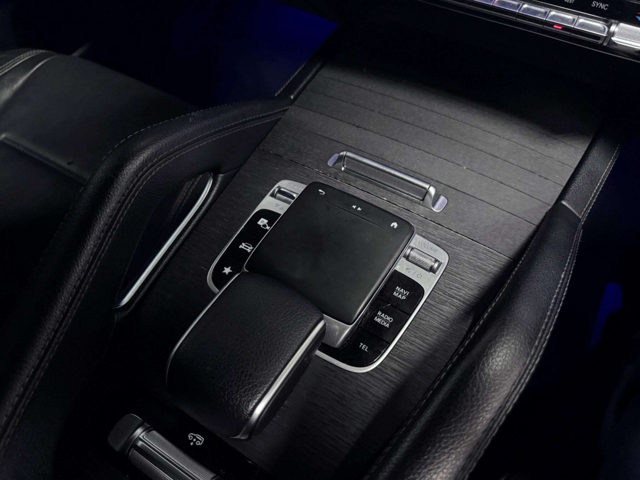 Mercedes-Benz GLE view 30