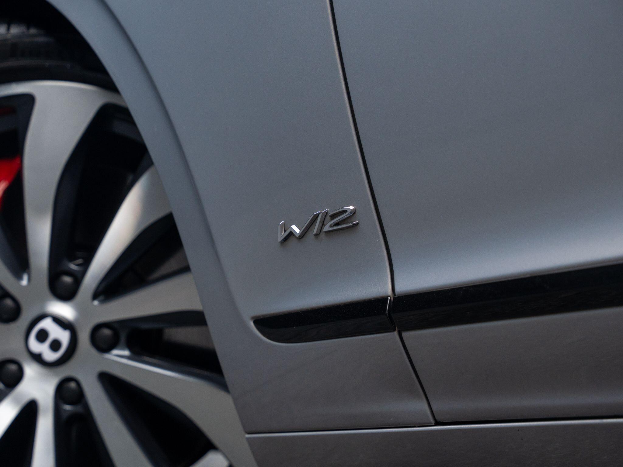 Bentley Flying Spur view 29