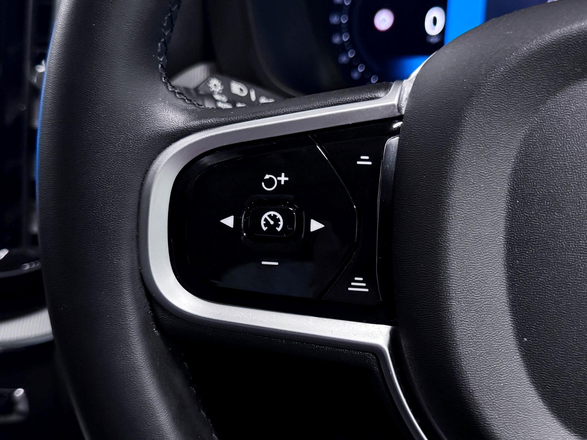 Volvo XC60 view 33