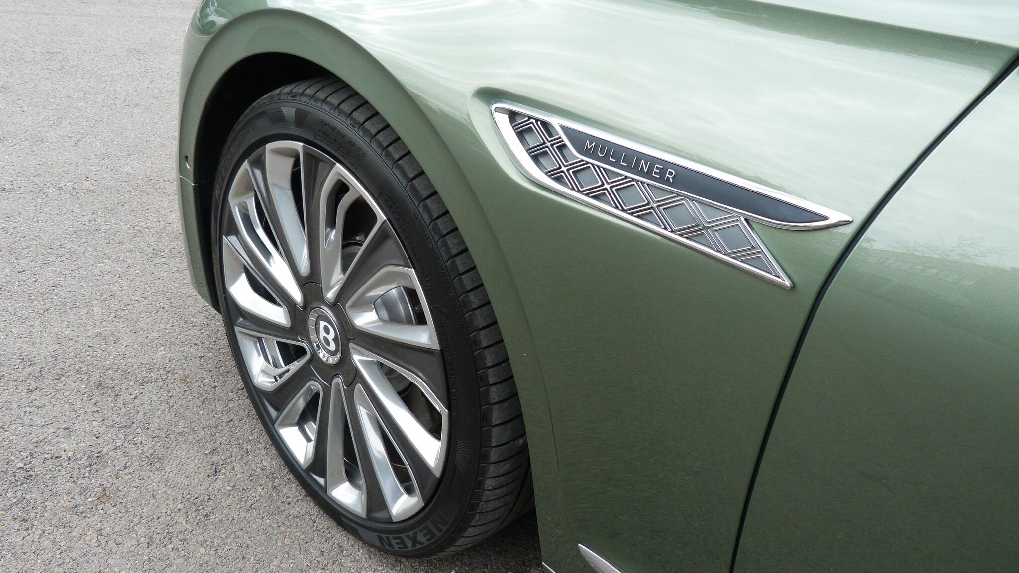 Bentley Flying Spur view 46