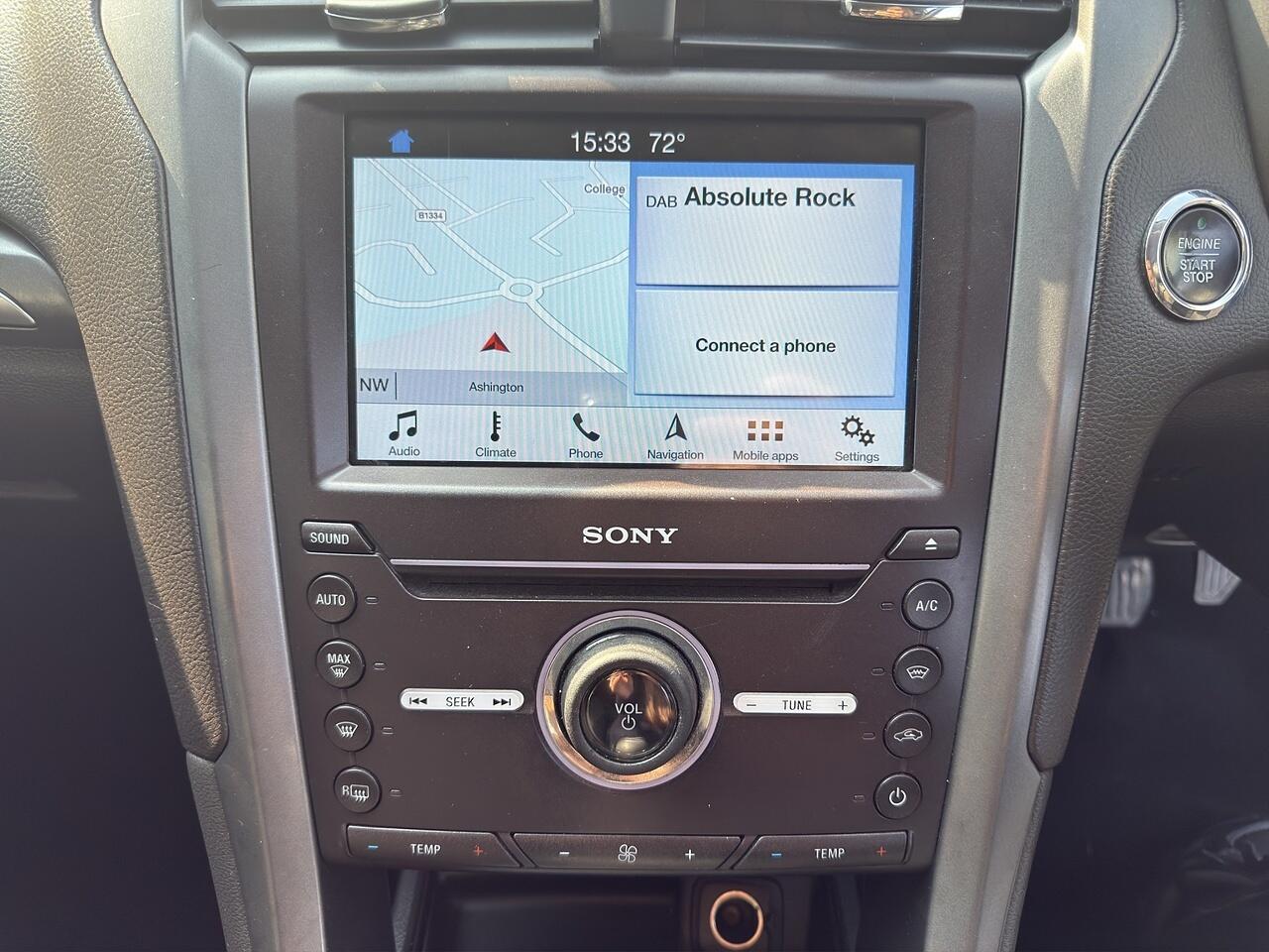Ford Mondeo view 16