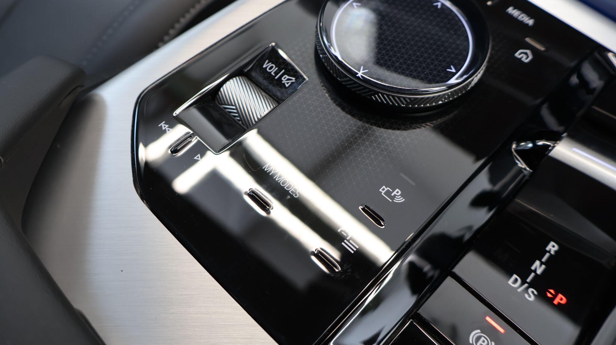 BMW X3 view 25