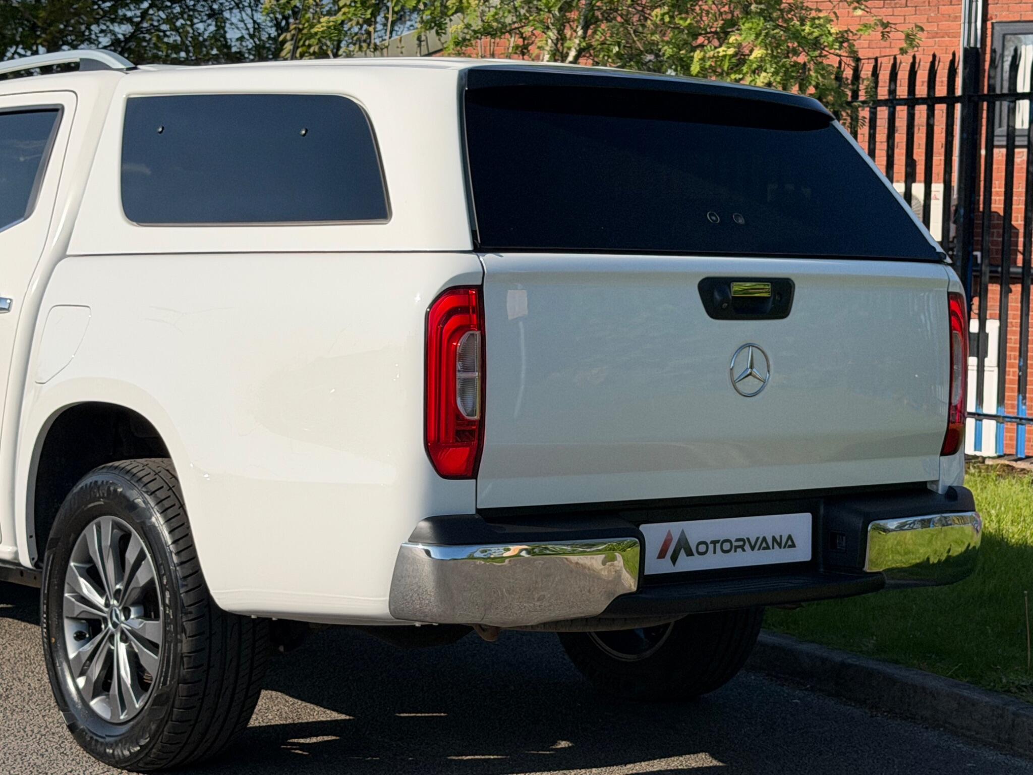 Mercedes-Benz X-Class view 16