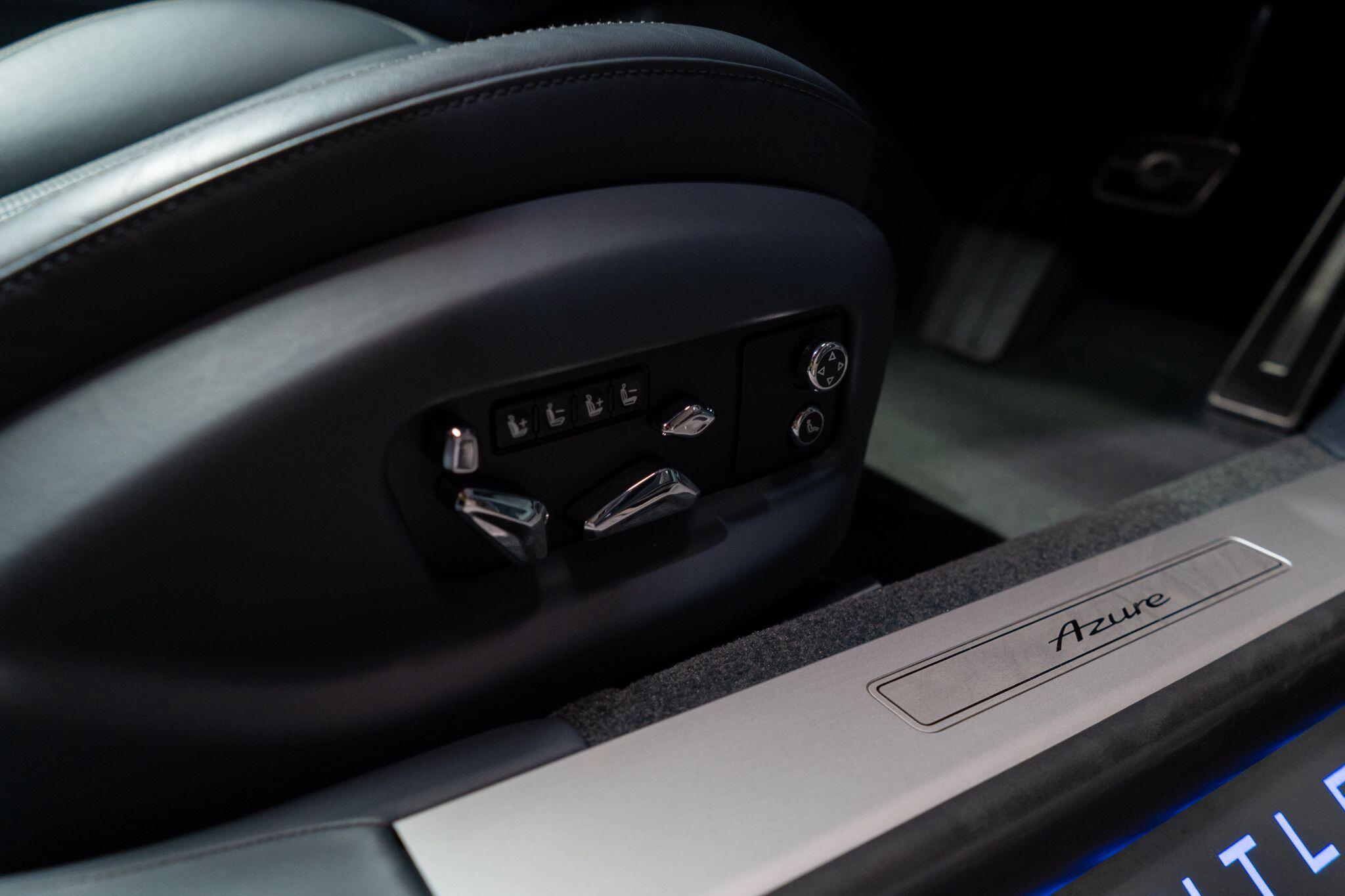 Bentley Flying Spur view 47