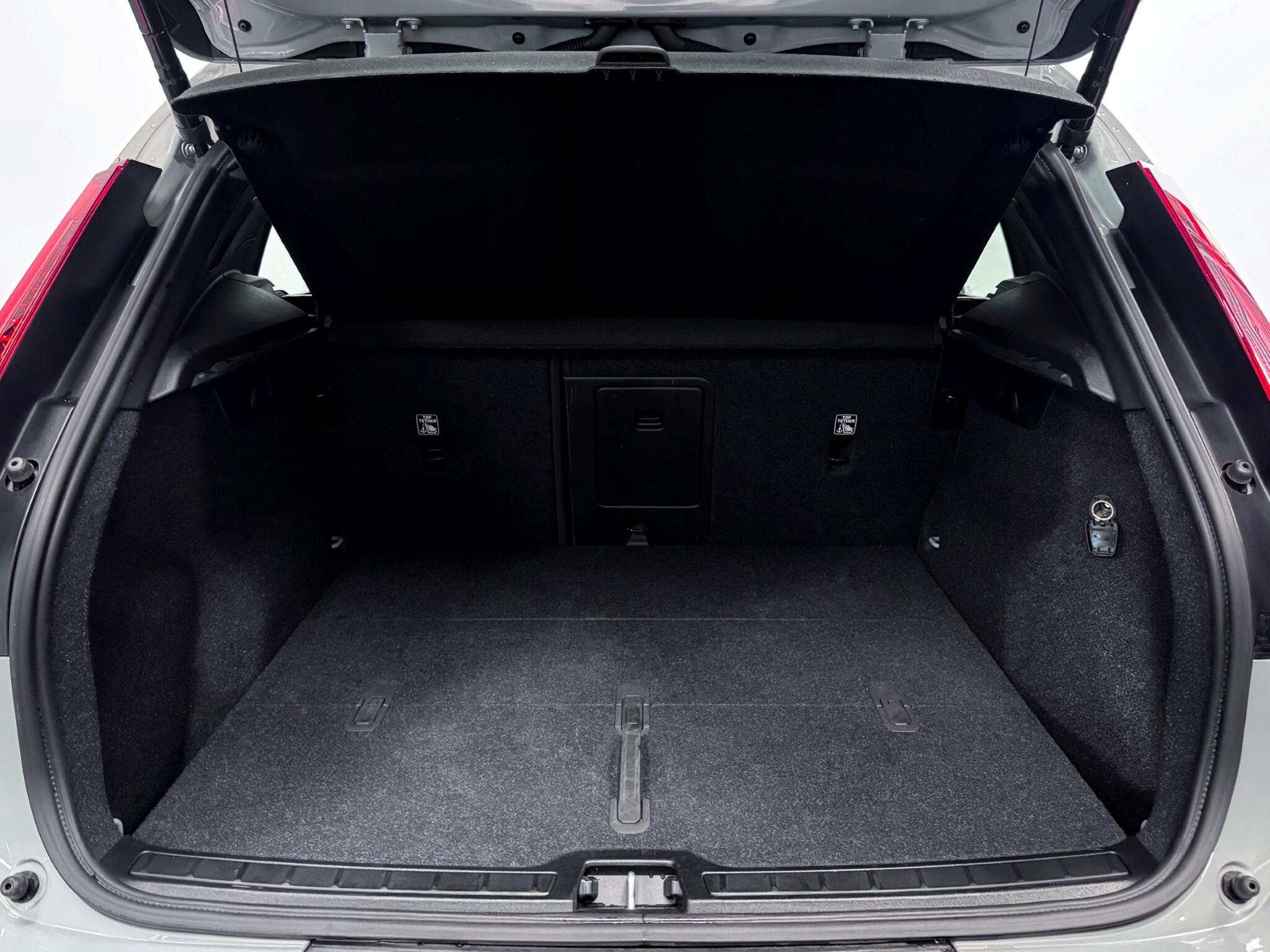 Volvo XC40 view 6