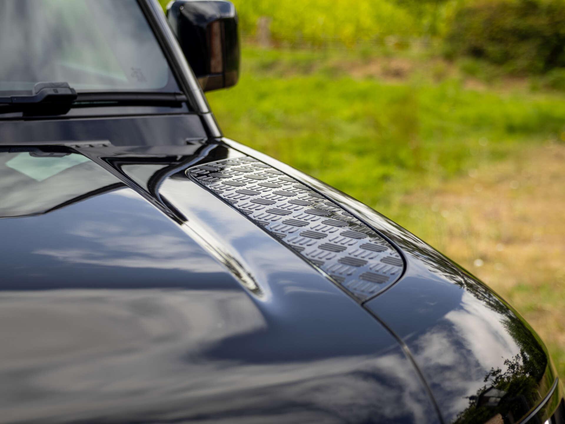 Land Rover Defender view 18