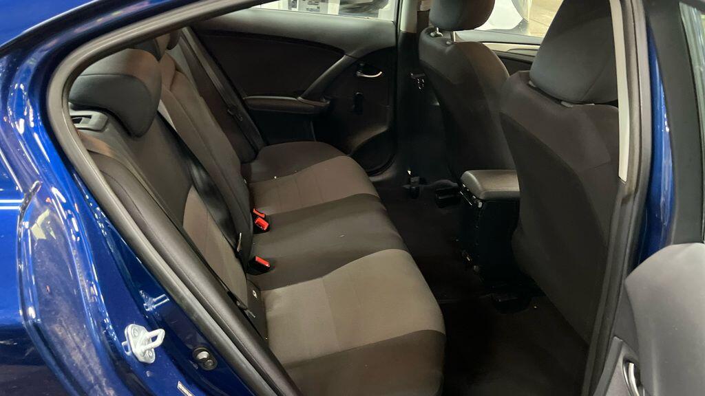 Toyota Avensis view 13