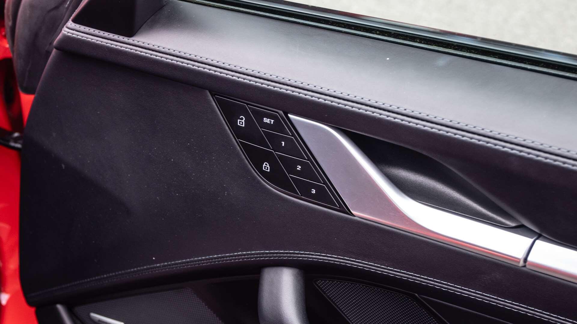 Porsche 911 view 33
