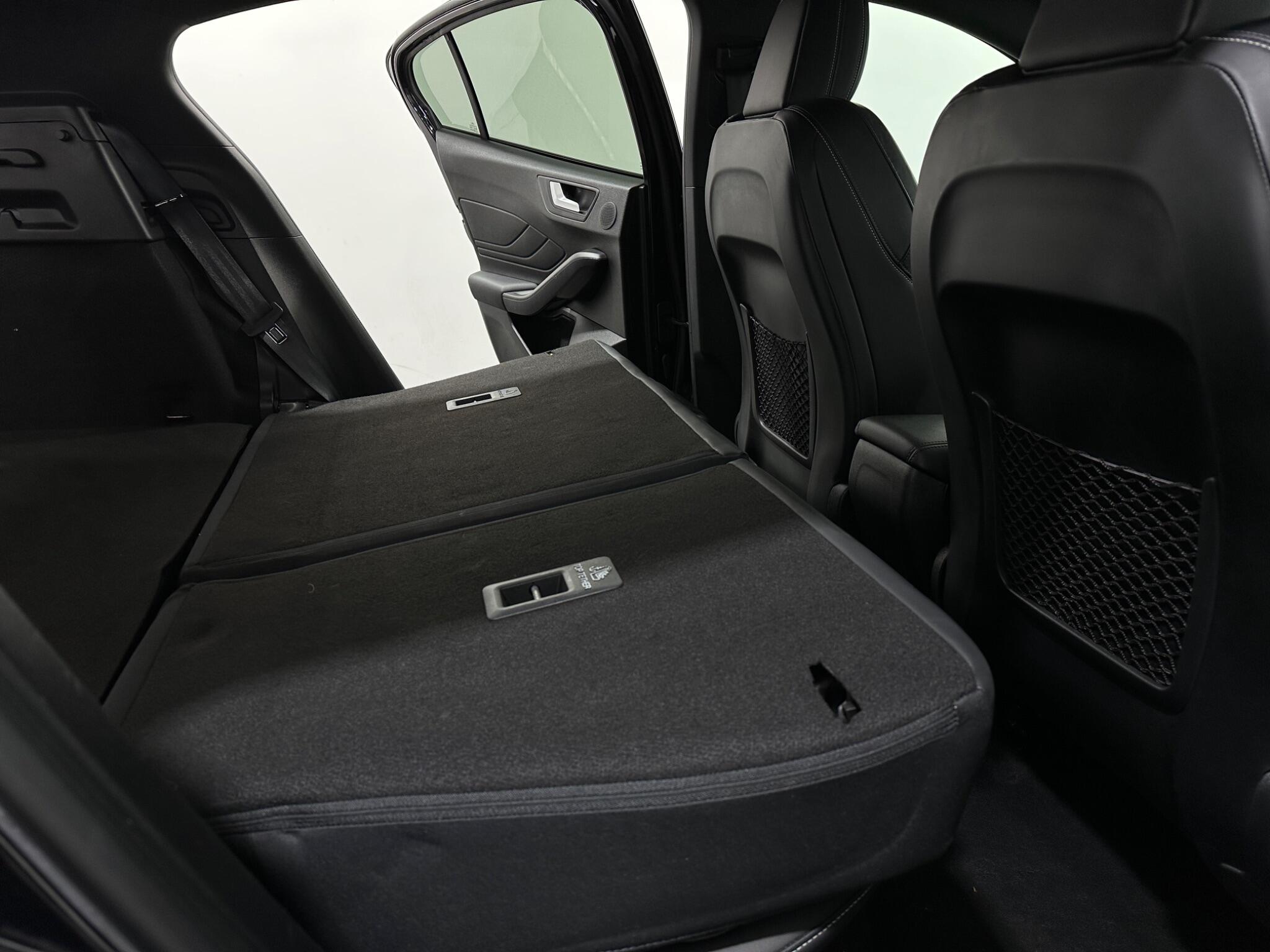 Ford Focus view 45