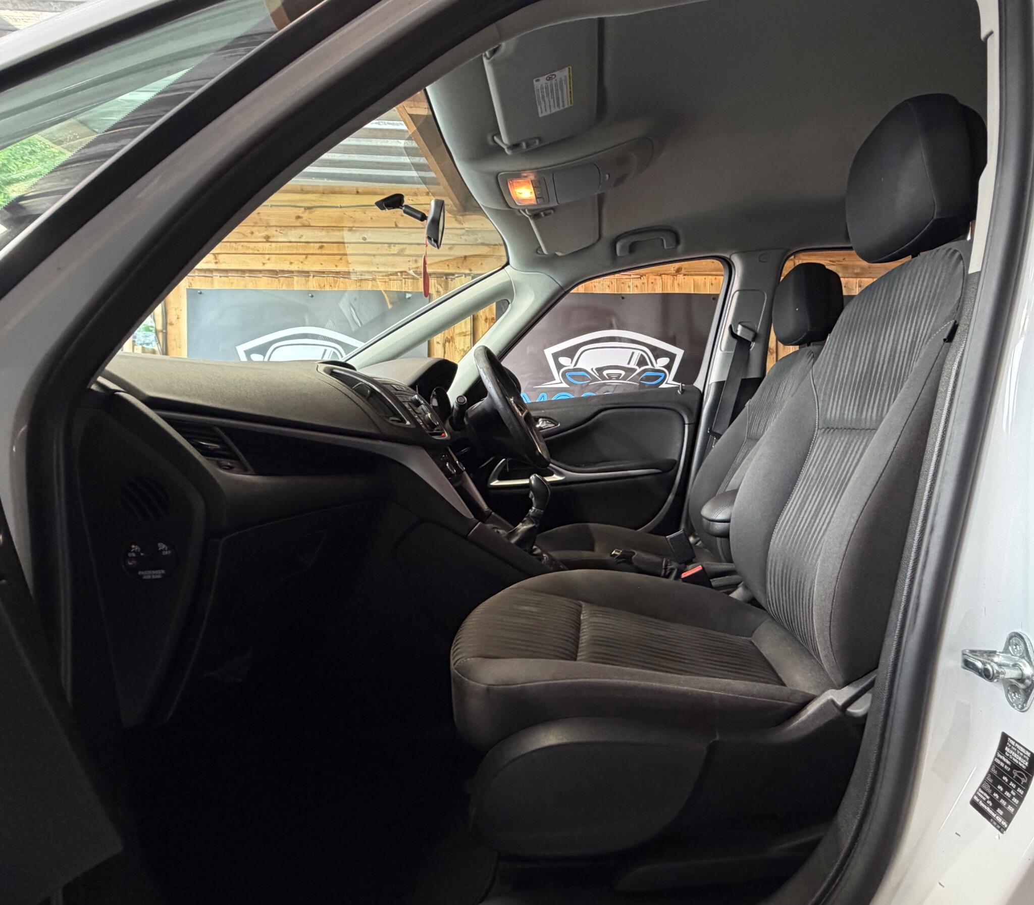 Vauxhall Zafira Tourer view 38