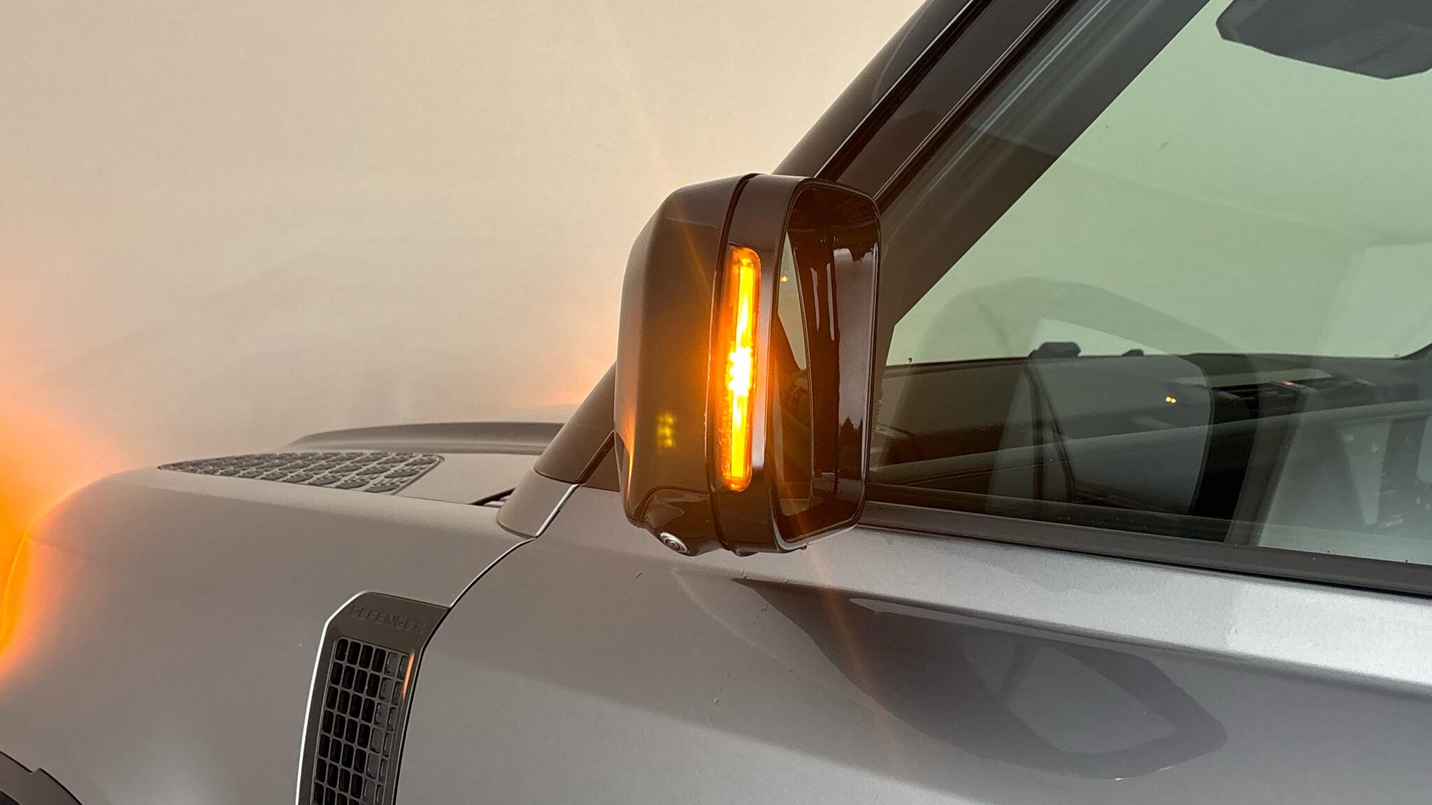 Land Rover Defender view 24