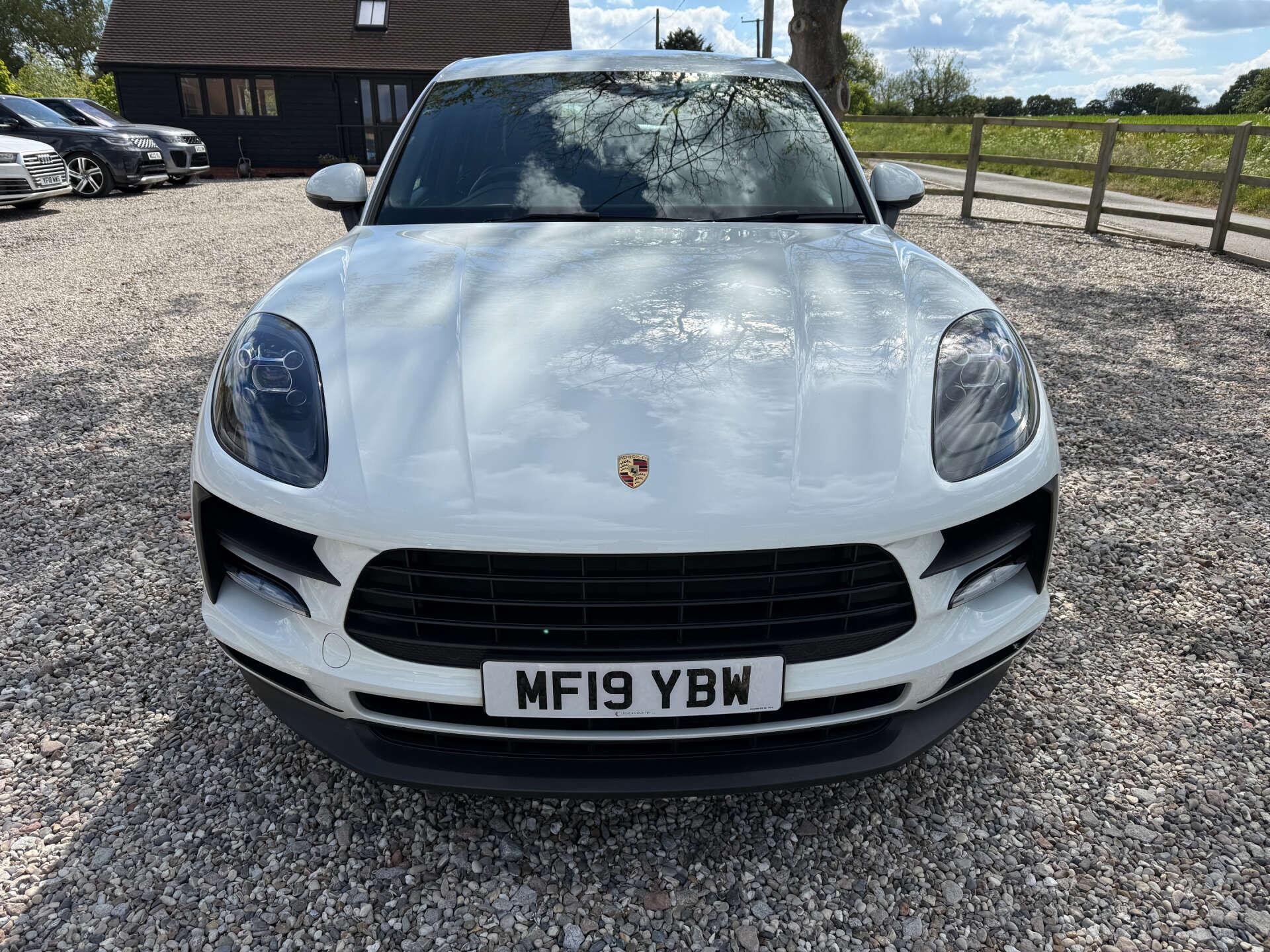 Porsche Macan view 7
