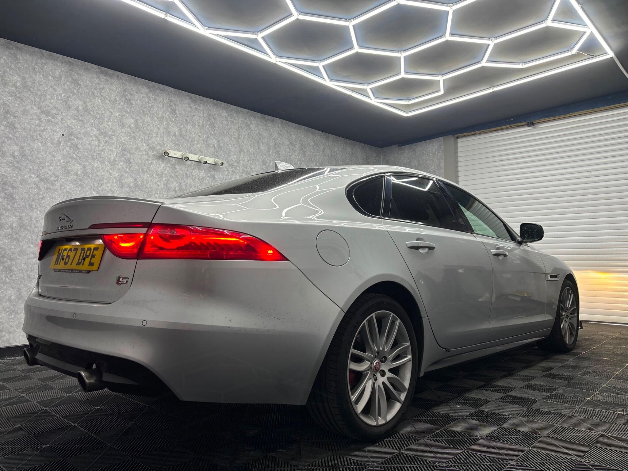 Jaguar XF view 4
