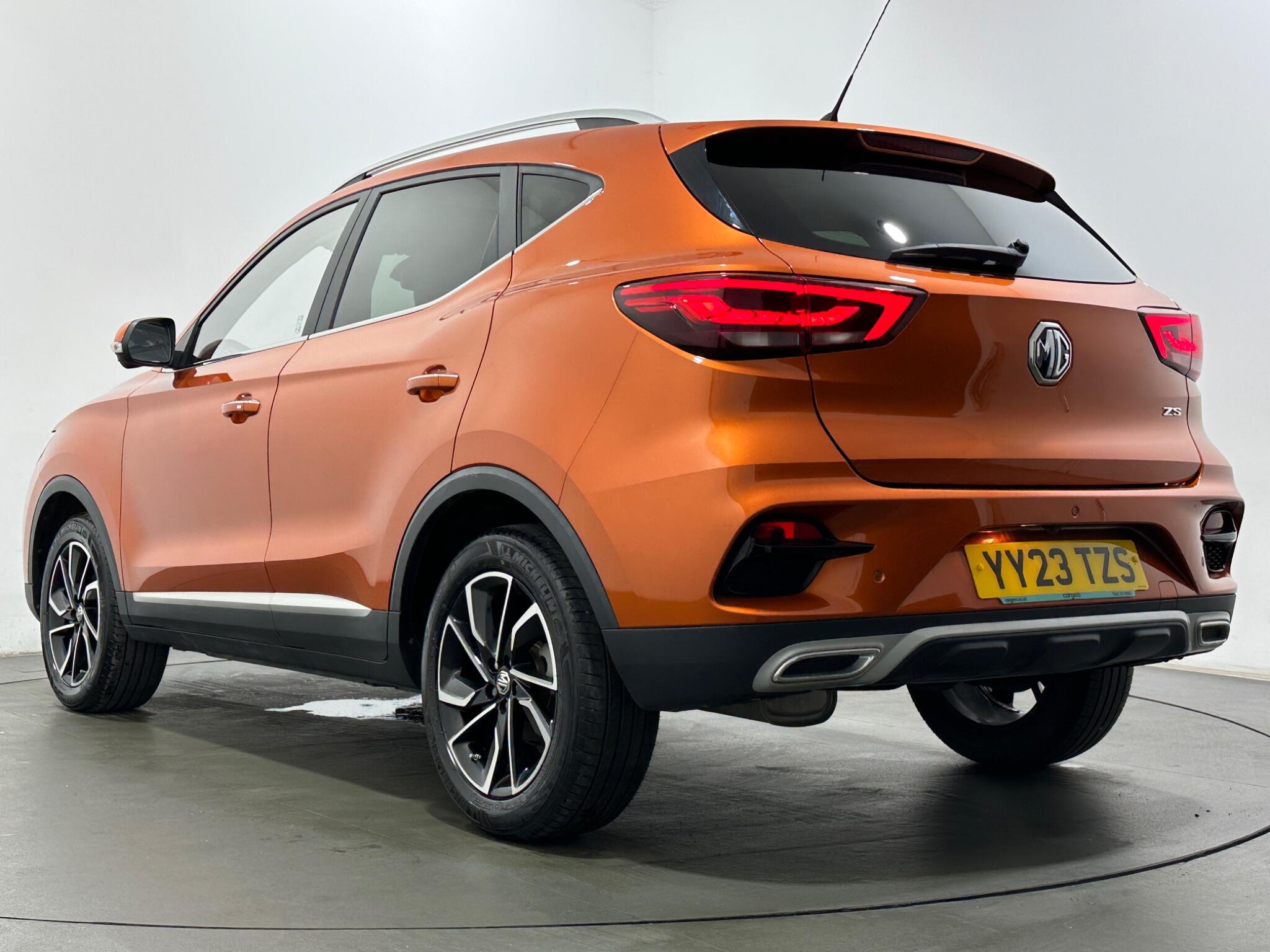 MG ZS view 47