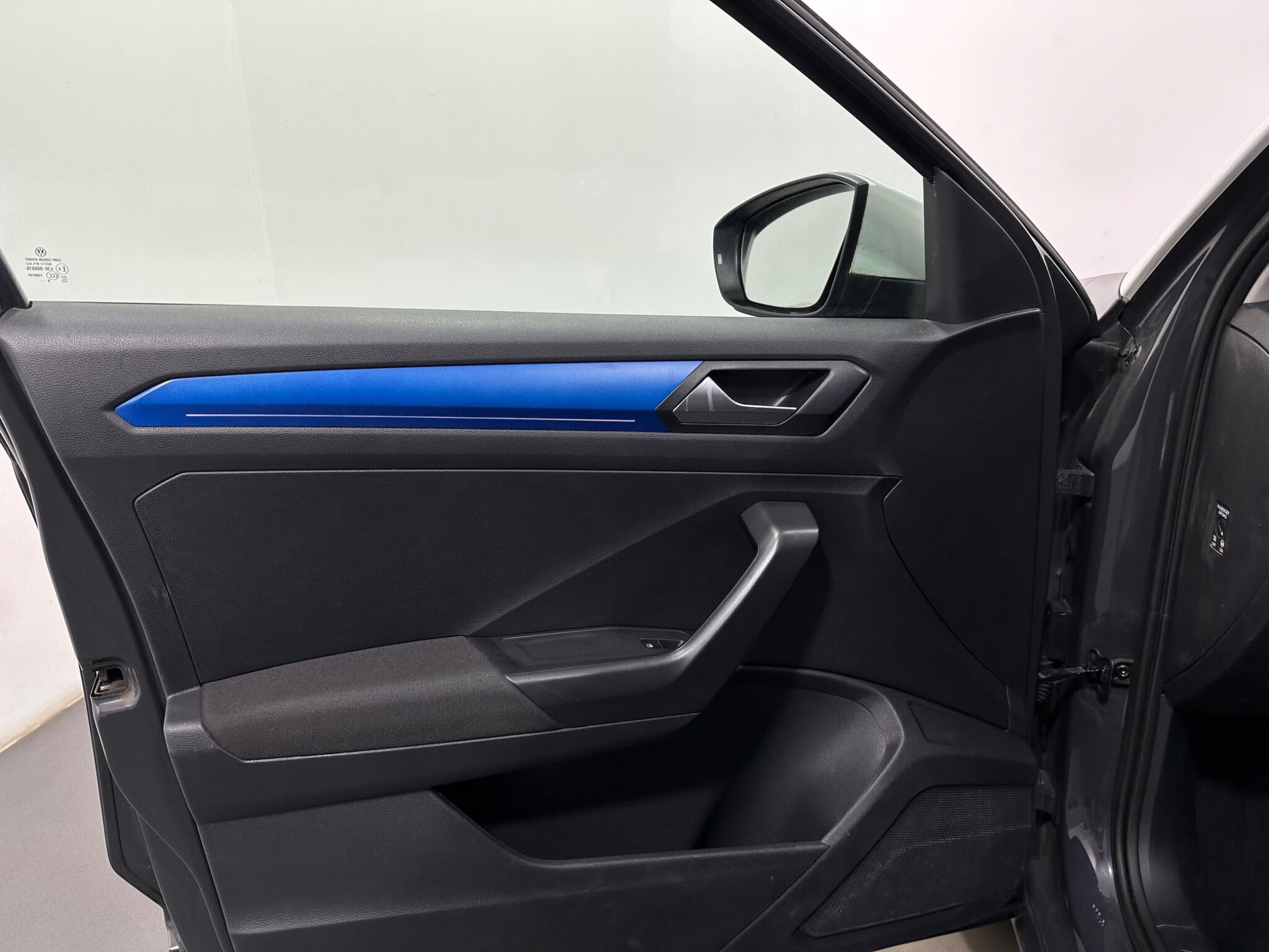 Volkswagen T-Roc view 36