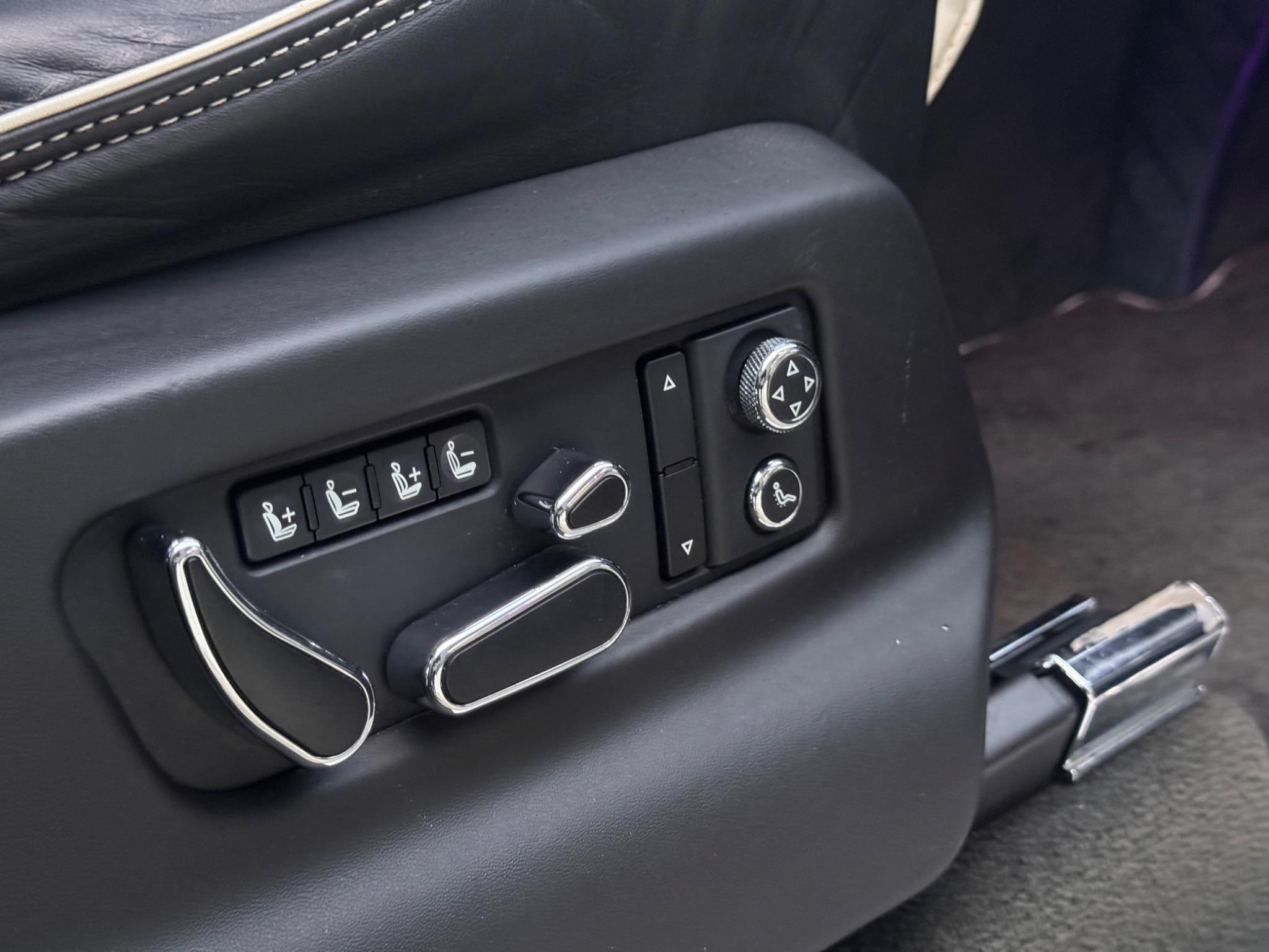 Bentley Bentayga view 33