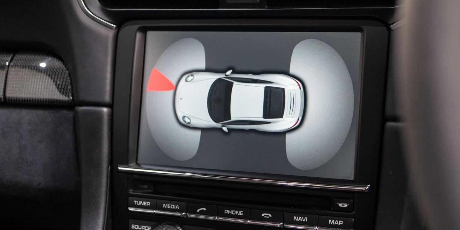 Porsche 911 view 45