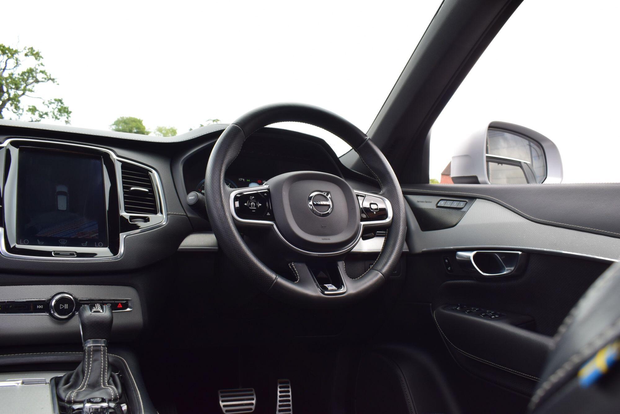 Volvo XC90 view 25