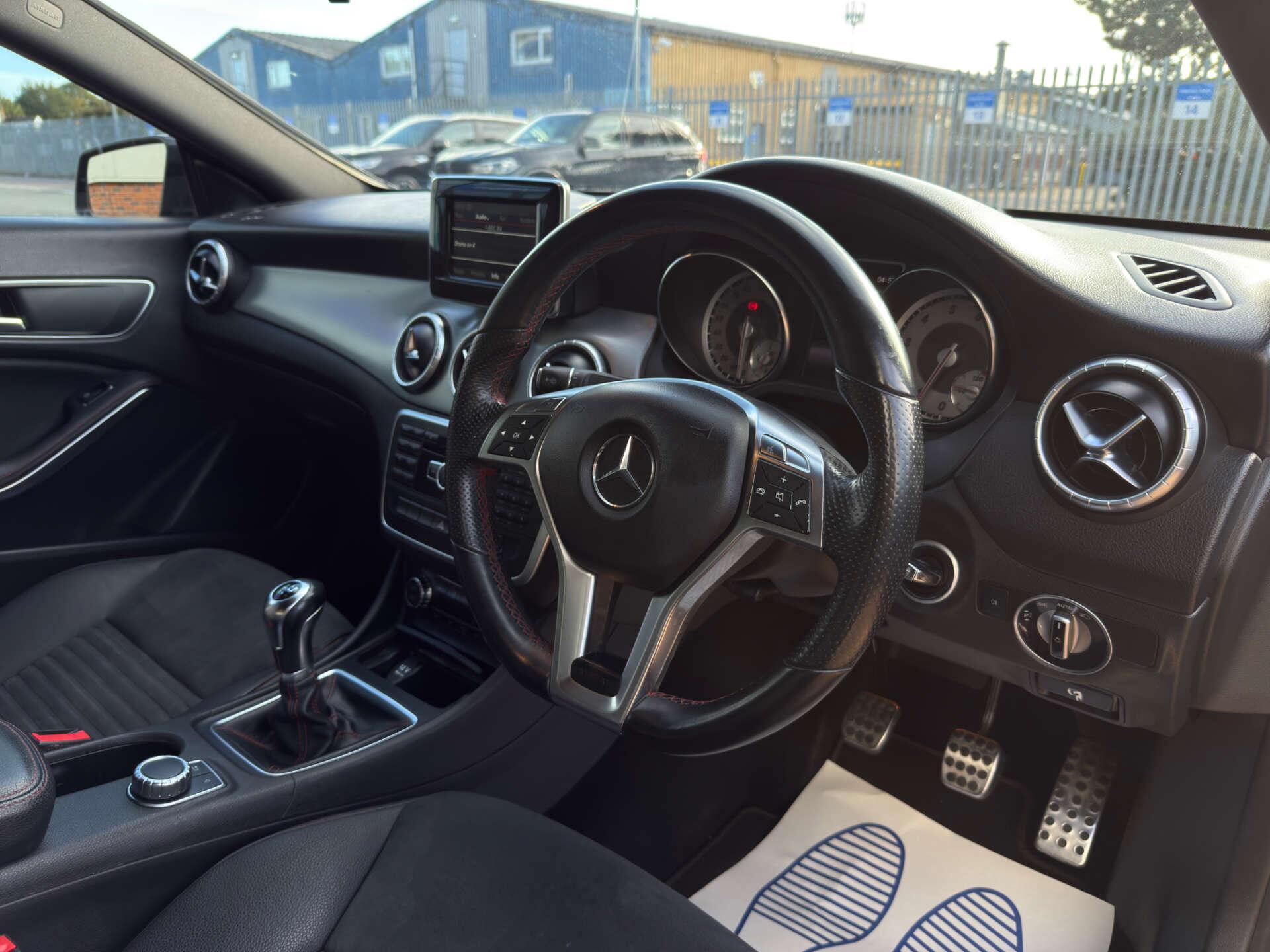 Mercedes-Benz Cla view 13