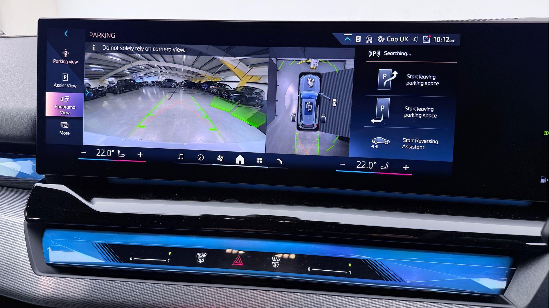 BMW 5 Series view 24