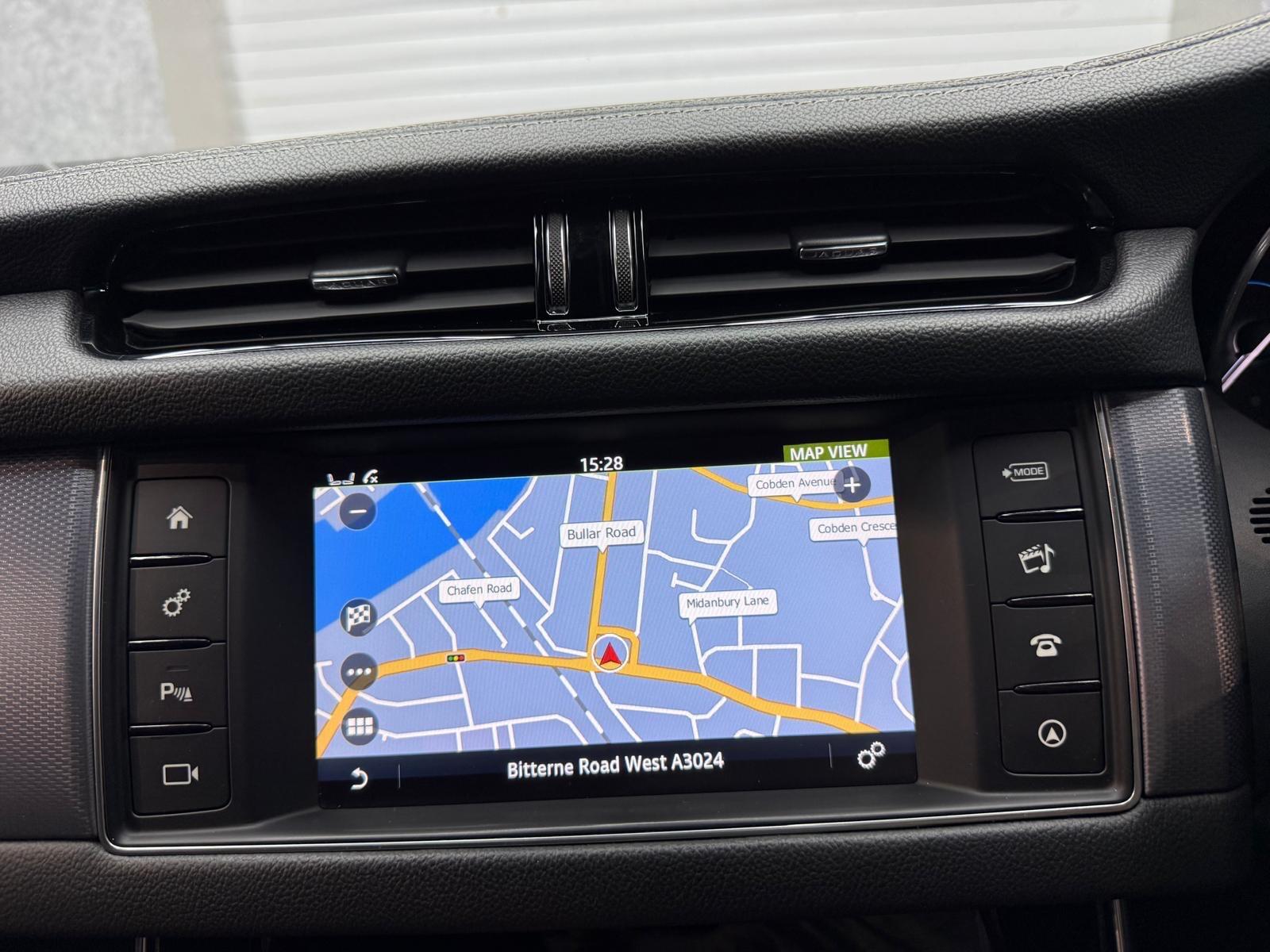 Jaguar XF view 14
