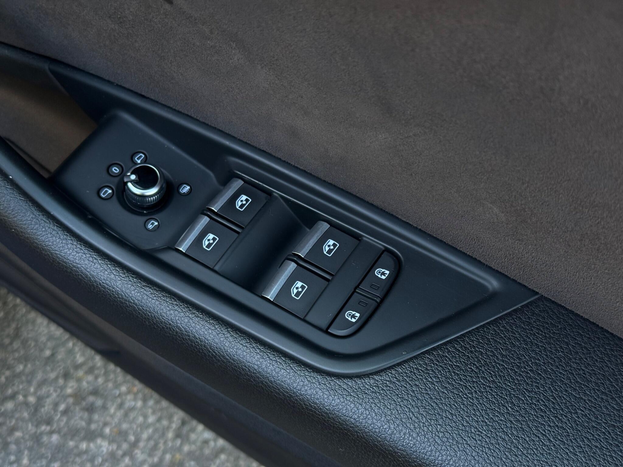 Audi A4 view 26