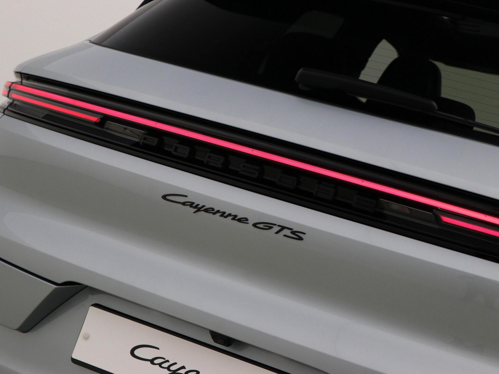 Porsche Cayenne view 15