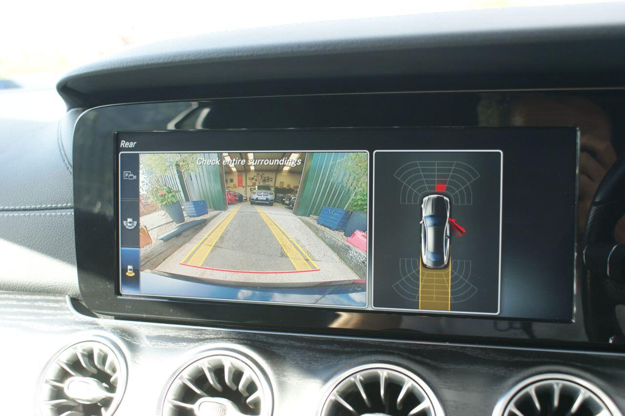 Mercedes-Benz E Class view 50