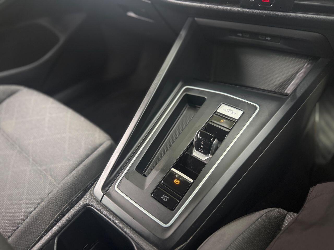 Volkswagen Golf view 18