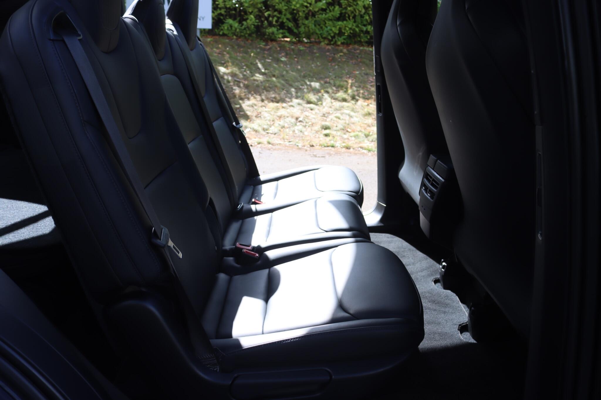 Tesla Model X view 44
