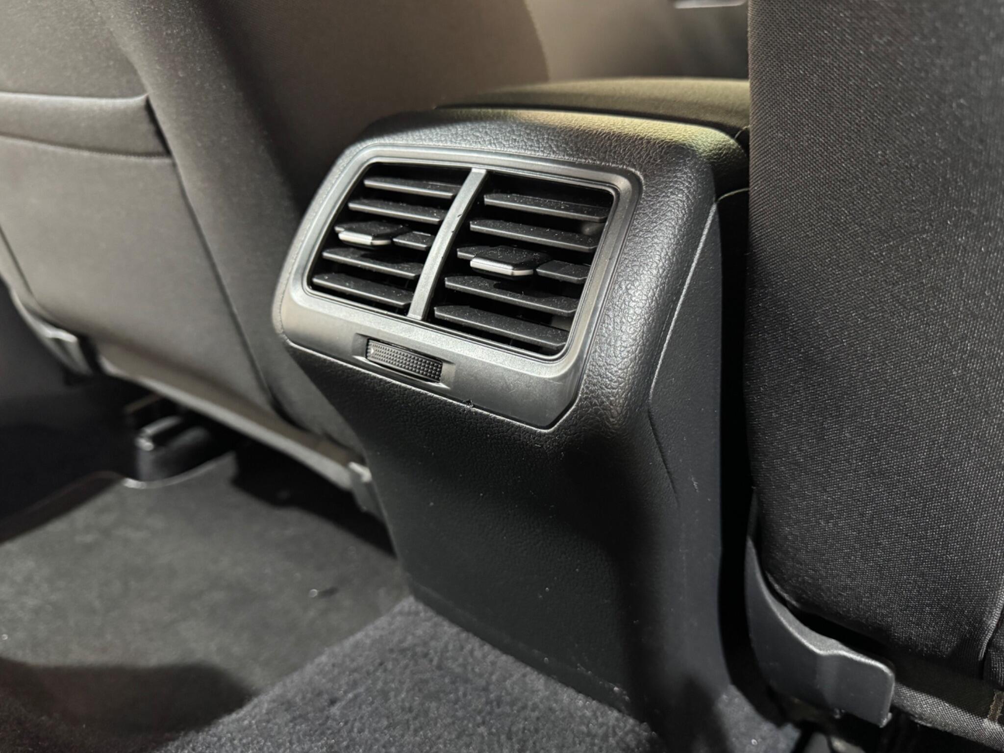 Volkswagen Golf view 52