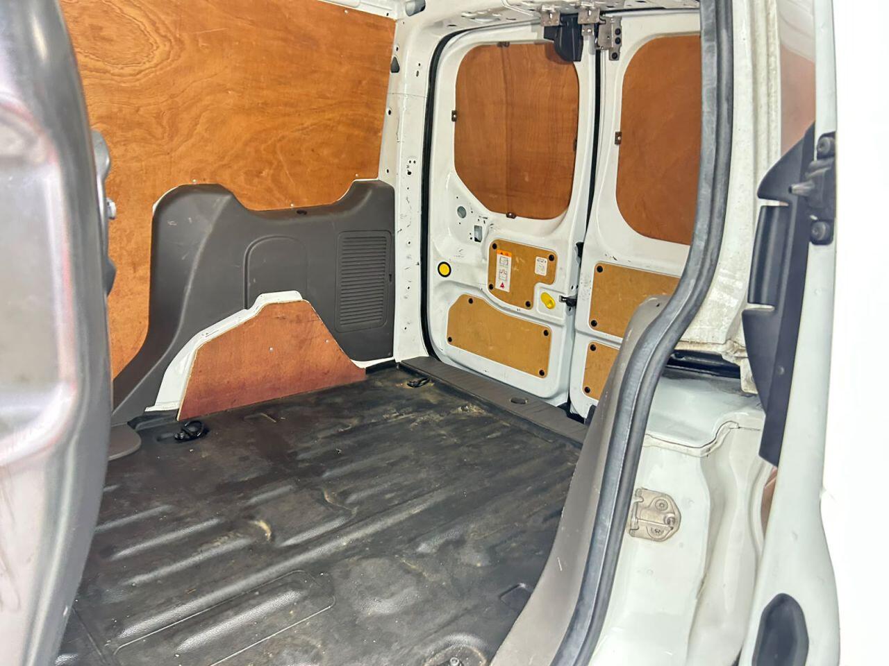 Ford Transit Connect view 22