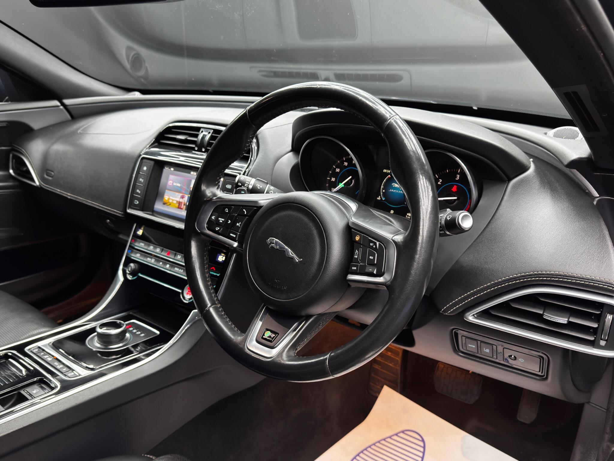 Jaguar XE view 9
