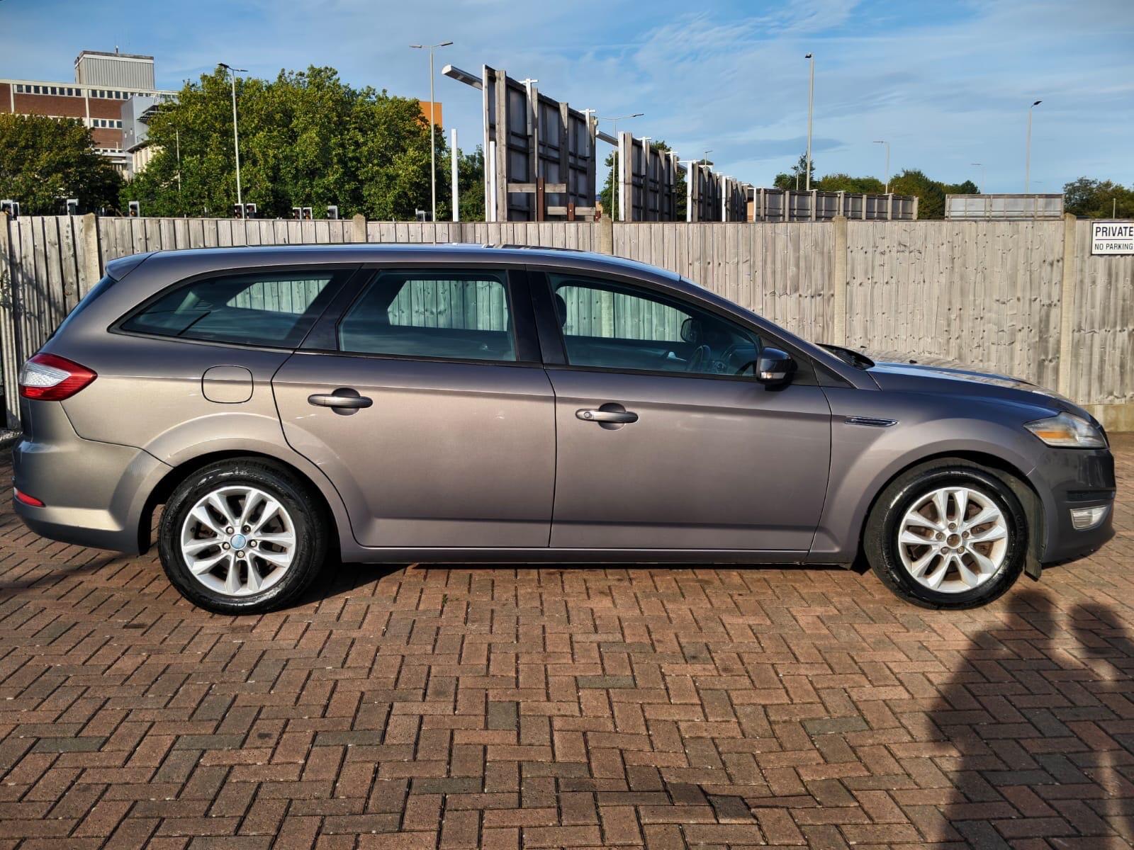 Ford Mondeo view 4