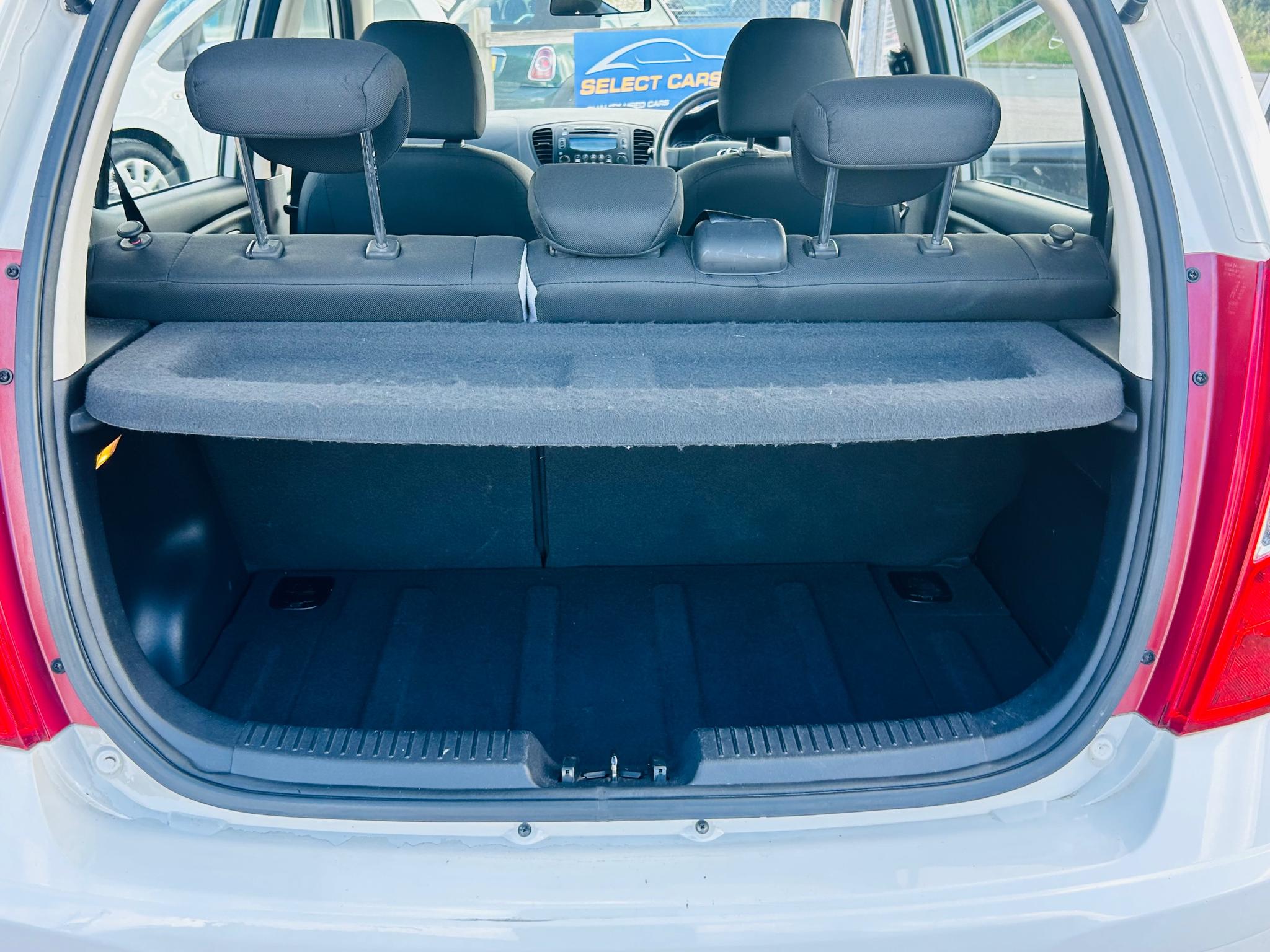 Hyundai i10 view 15