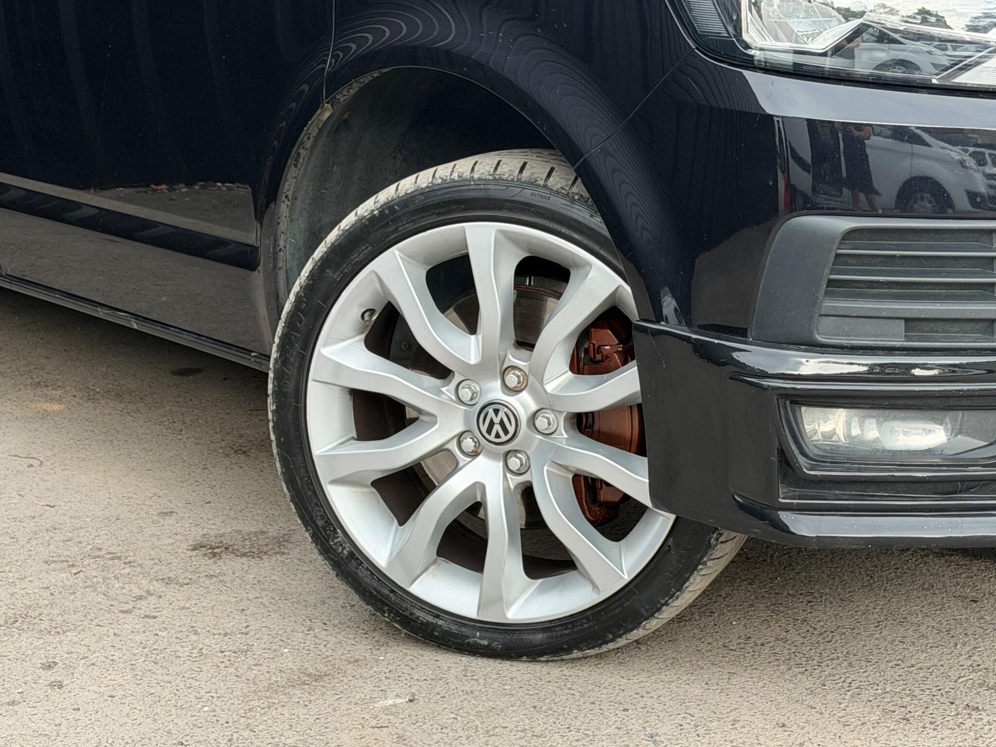Volkswagen Transporter view 32
