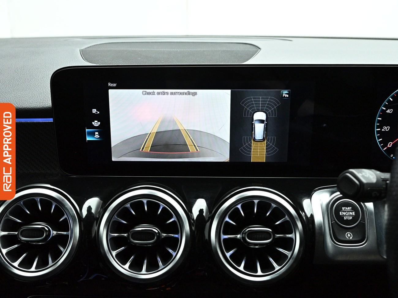 Mercedes-Benz GLB view 16