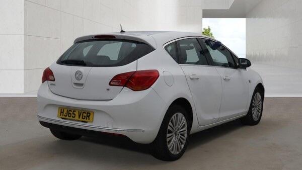 Vauxhall Astra view 4