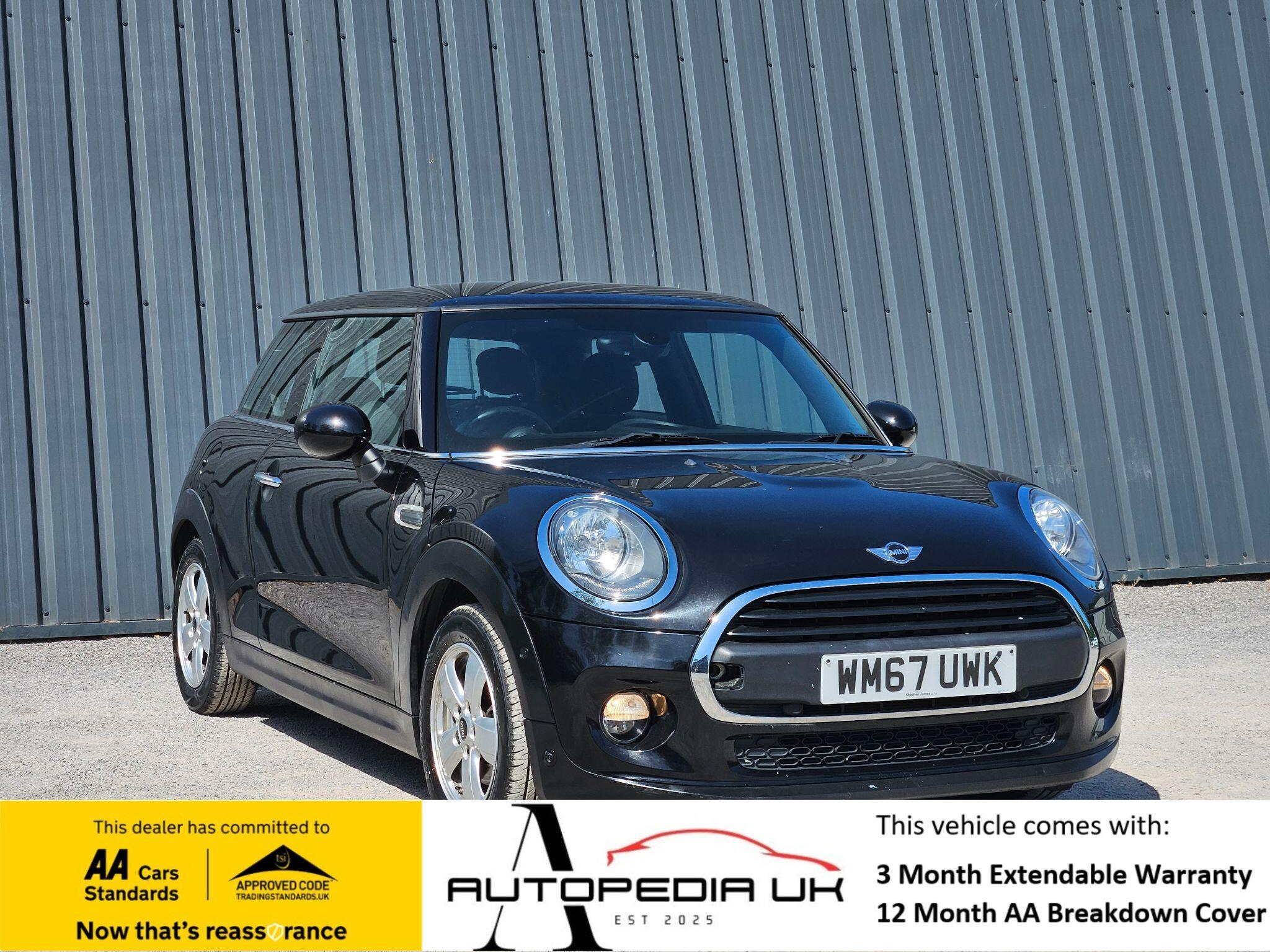 2018 MINI Hatch image 1