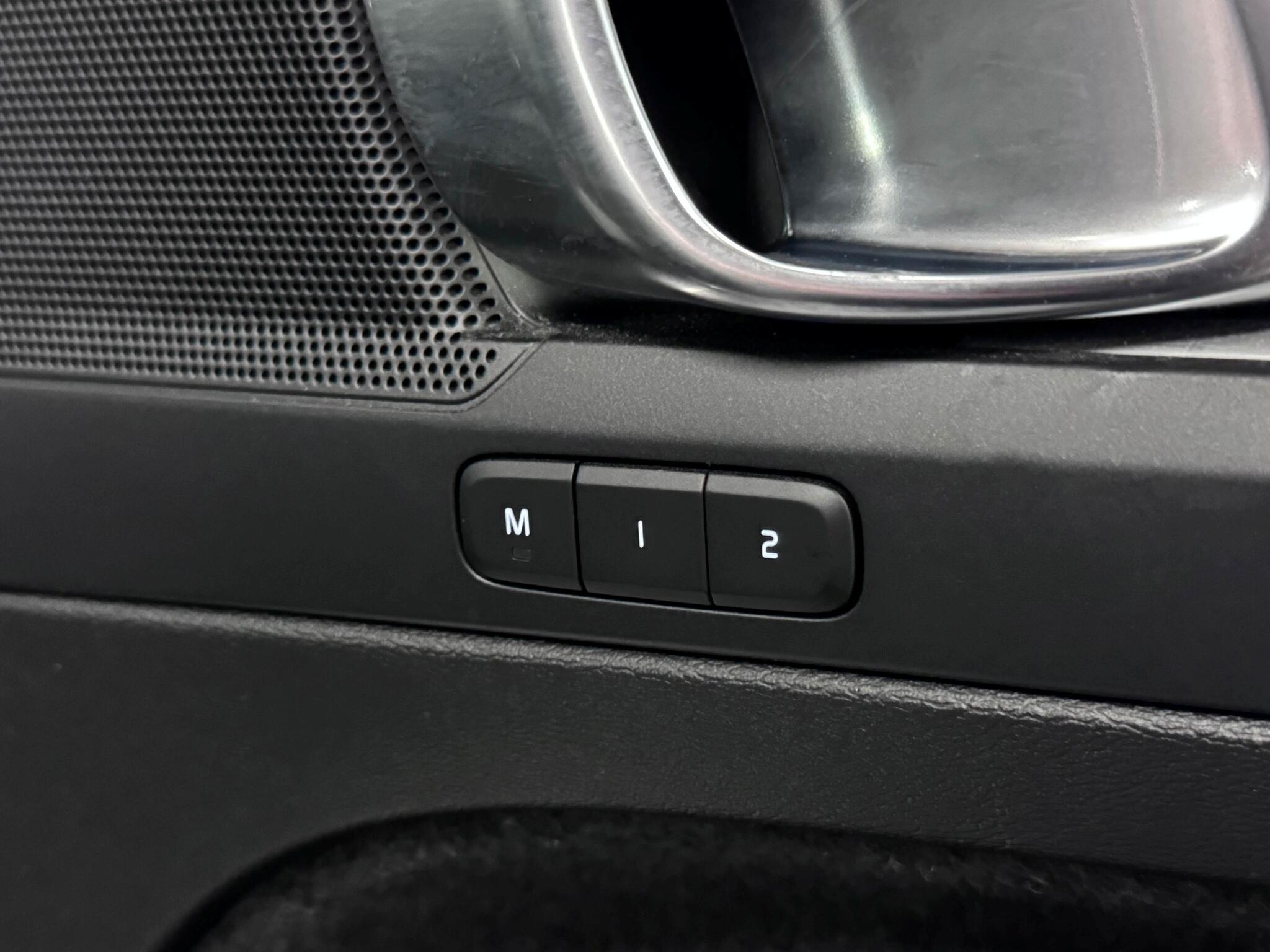 Volvo XC40 view 17