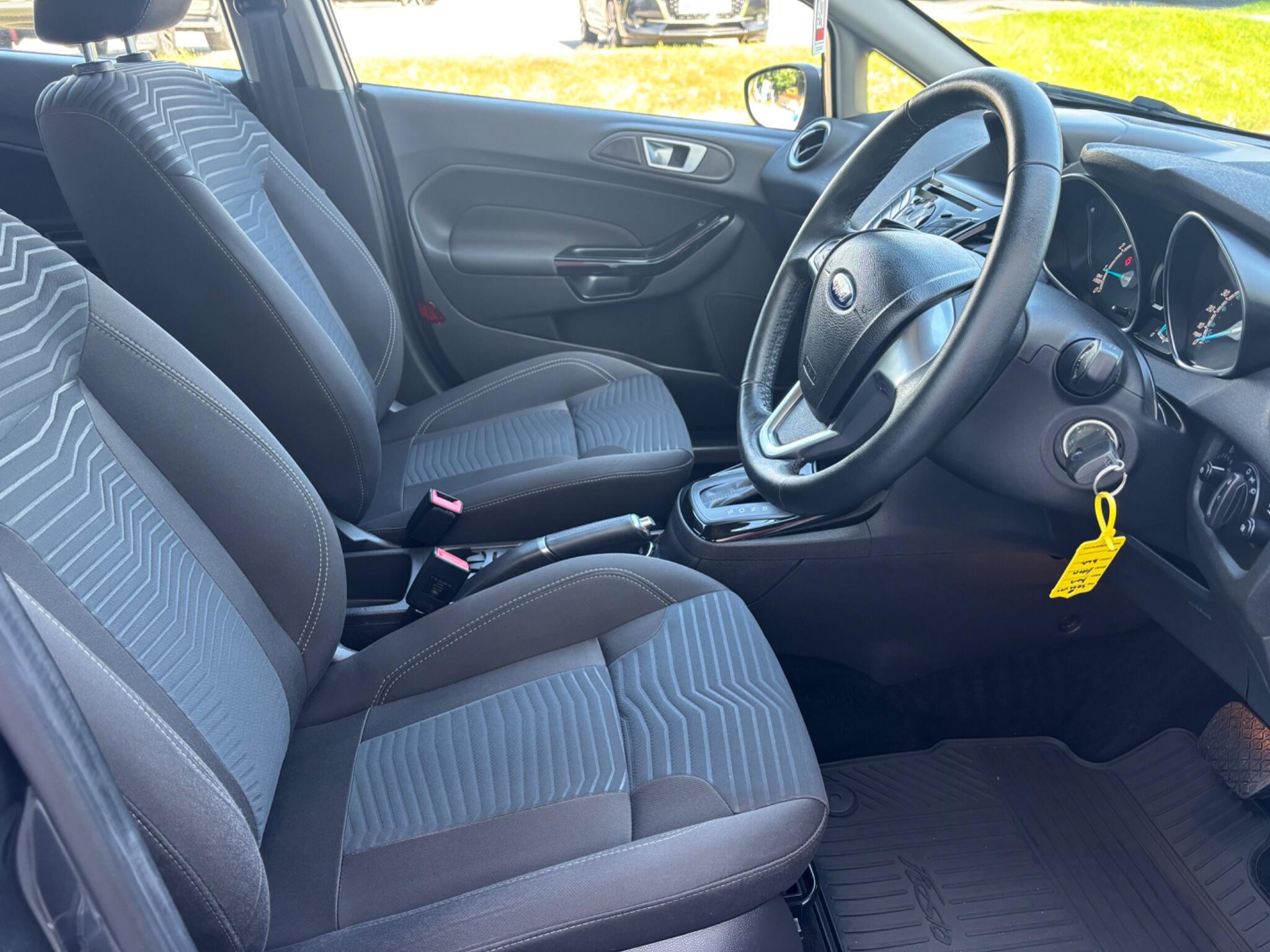 Ford Fiesta view 12