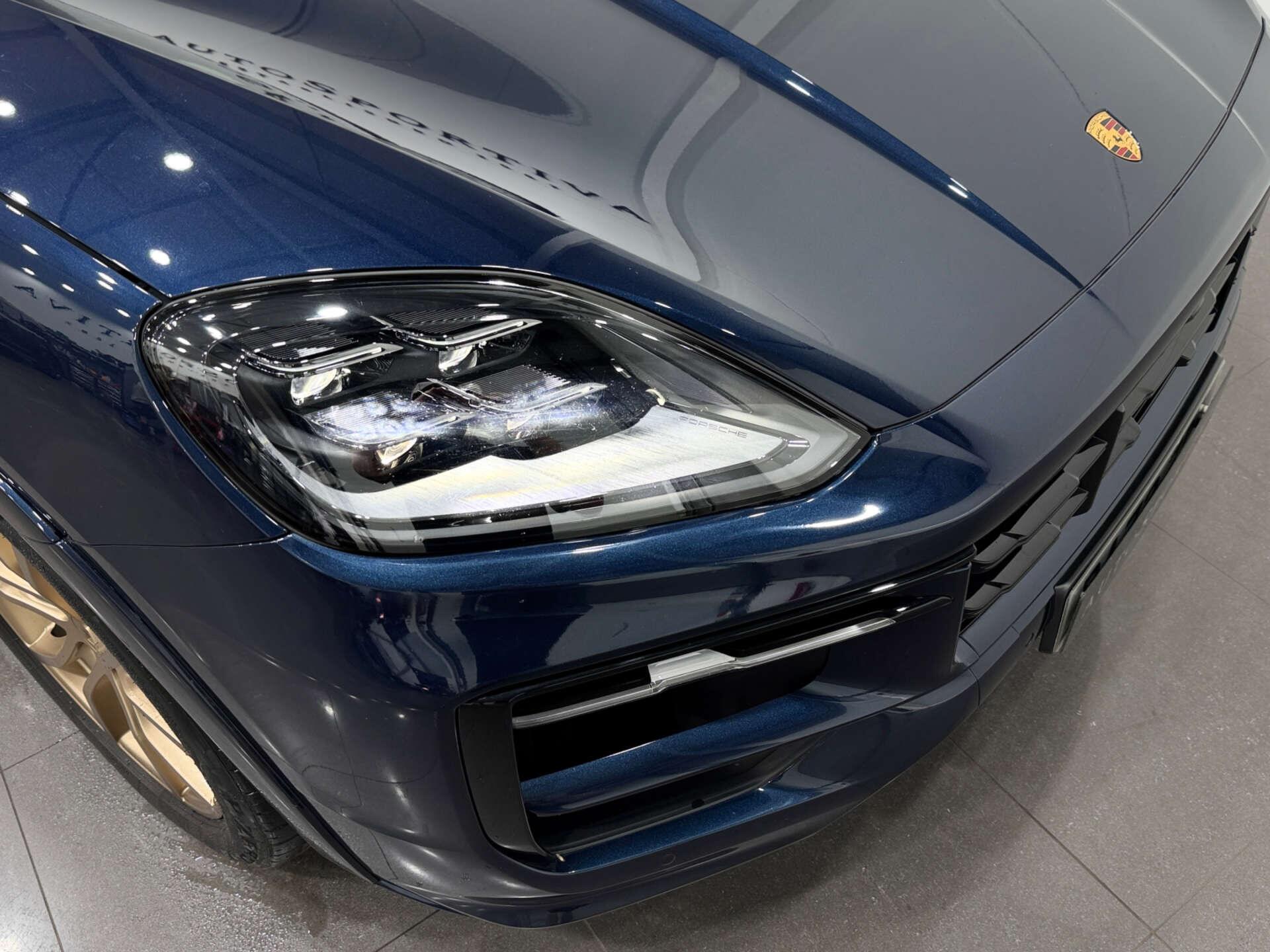 Porsche Cayenne view 33