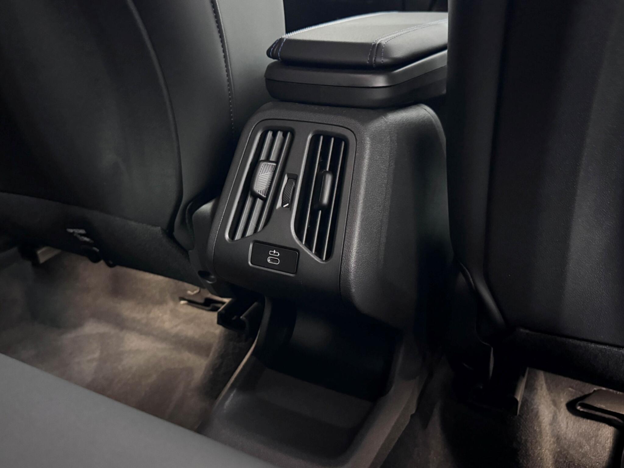 BMW X1 view 19